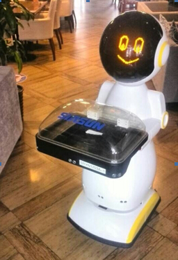新松公司智能送餐机器人正式投入市场